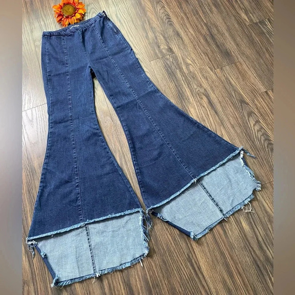 🦋B2G1🦋FOR THE REPUBLIC Hi-Low Raw Hem Bell Bottom Jeans | 6 | - Picture 4 of 10